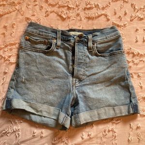 Levi’s wedgie shorts